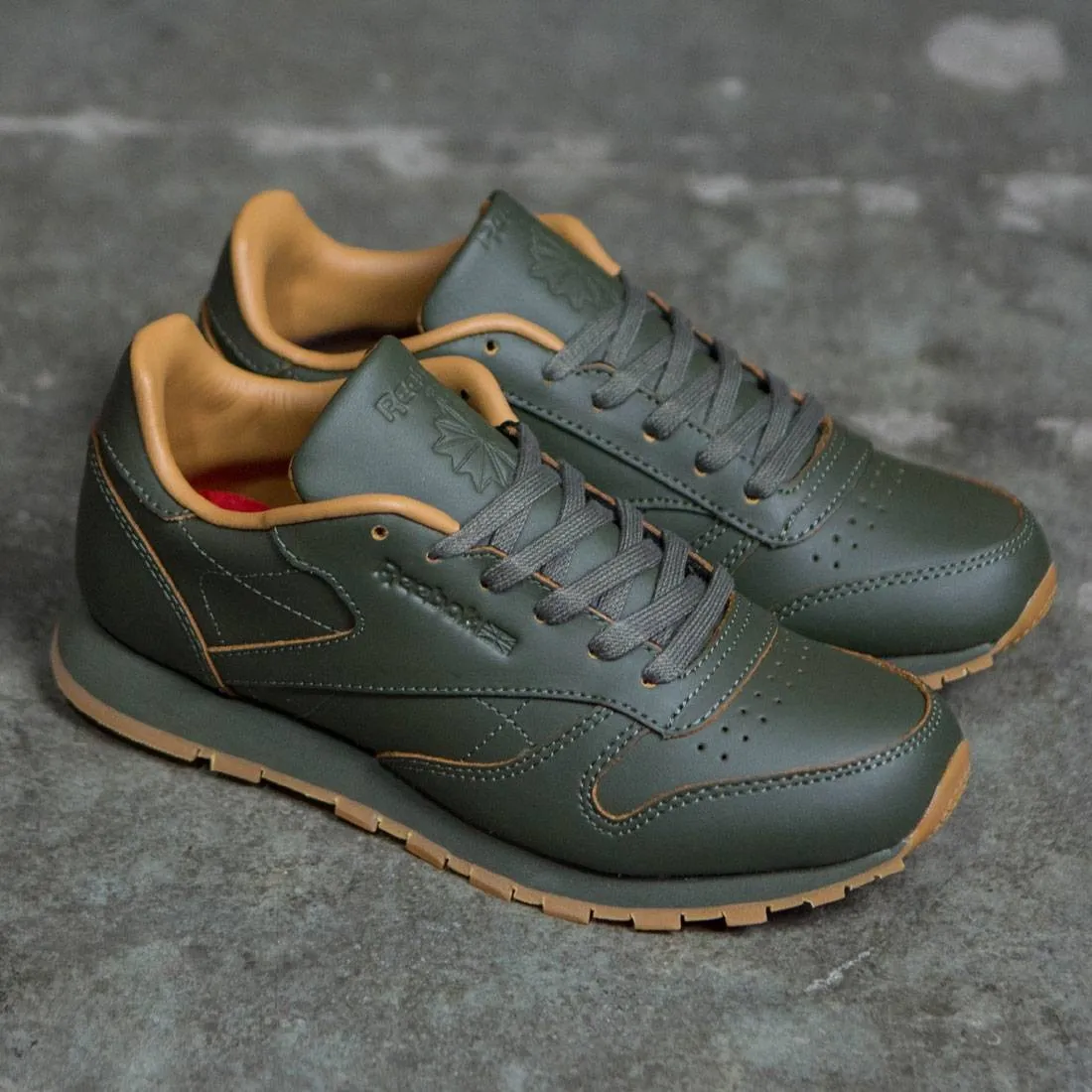 Reebok x Kendrick Lamar Big Kids Classic Leather (olive / olive night / gum)