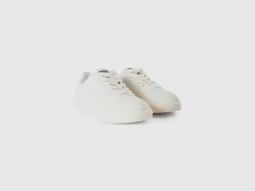 Sneakers in imitation leather - Creamy White | Benetton